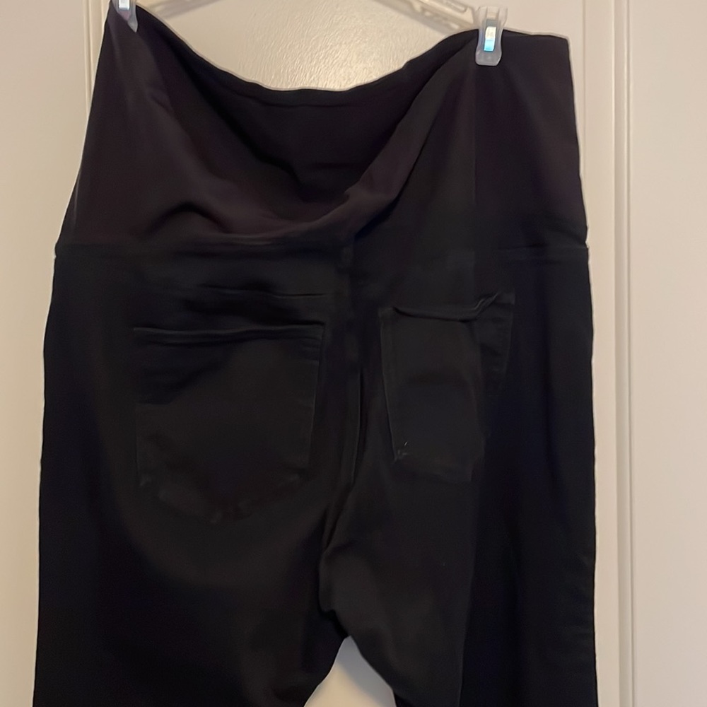 H&M Maternity Pants - Picture 2 of 3